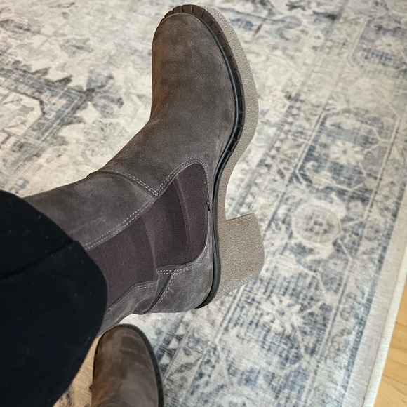 Striking grey suede Chelsea boots with 3” inch heel - Picture 1 of 5
